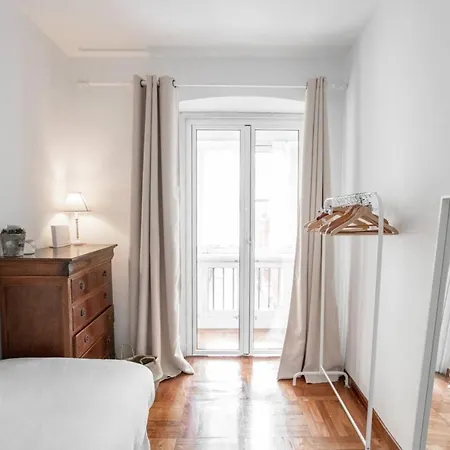 Piso Catalogado En El Centro De 아파트 기욘