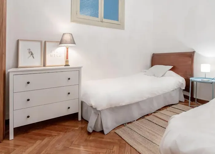 Piso Catalogado En El Centro De * Gijón